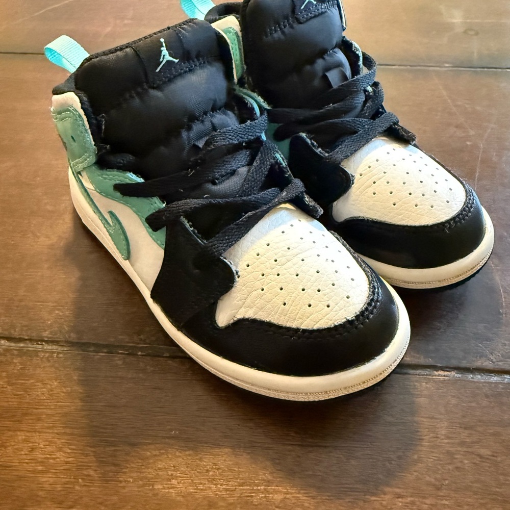 Nike Air Jordan 1 Mid (Toddler) – White/Black/Teal